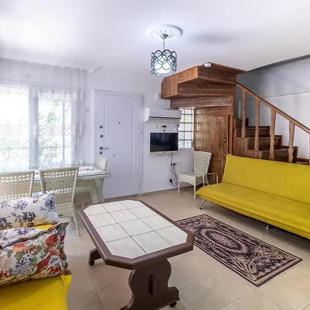 公寓 Lovely House Near Beach With Backyard In 费特希耶
