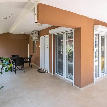 Lovely House Near Beach With Backyard In 公寓 费特希耶